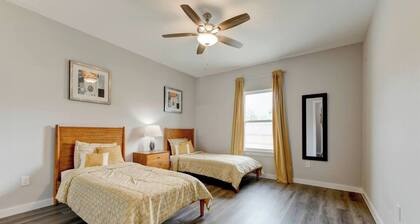 Townhome in Central Temple