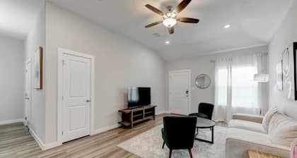 Townhome in Central Temple
