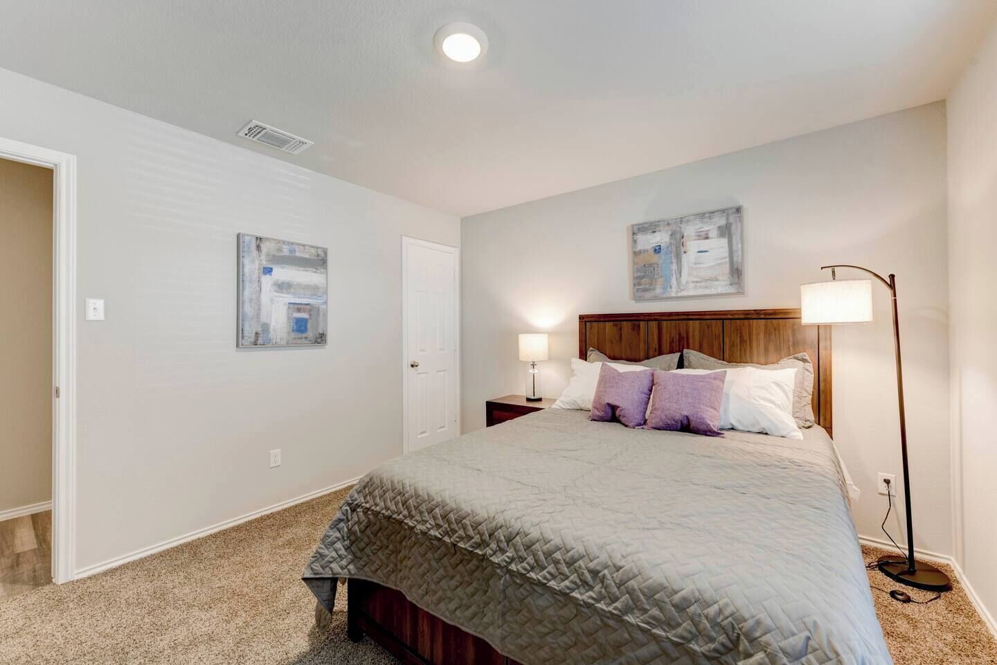 4 bedrooms, iron/ironing board