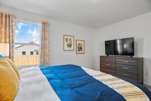 4 bedrooms, desk, iron/ironing board, WiFi (free)
