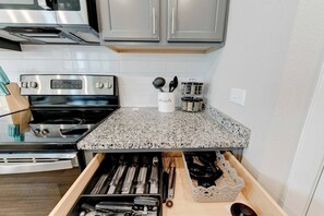 Coffee/tea maker, fridge, microwave, oven