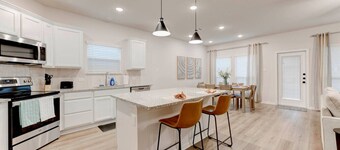 Spacious Oasis in the West of Temple with 5 Beds