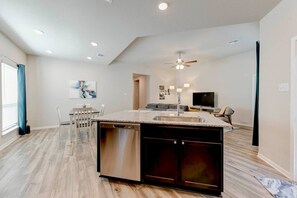 Interior - 5 Beds Home for your workers (Temple)