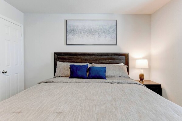 4 bedrooms, desk, iron/ironing board, free WiFi