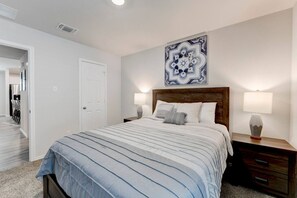4 bedrooms, iron/ironing board, WiFi