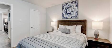 4 bedrooms, desk, iron/ironing board, WiFi (free)