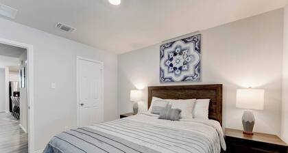 4 Bedrooms in Center of Temple