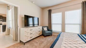 4 Schlafzimmer, Bügeleisen/Bügelbrett