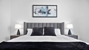 2 slaapkamers, een bureau, een strijkplank/strijkijzer, gratis wifi