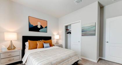 East Temple Crew Housing | 4BR w/ Parking