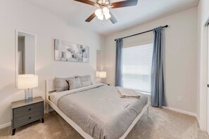 4 bedrooms, desk, iron/ironing board, free WiFi