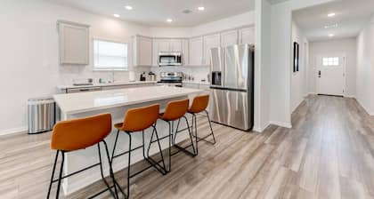 Spacious South Temple Home with 5 Bed