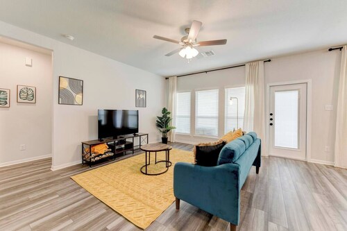 Spacious South Temple Home with 5 Bed