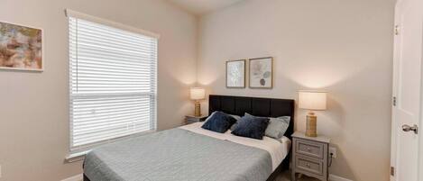 4 bedrooms, desk, iron/ironing board, WiFi (free)