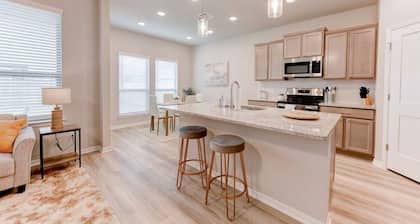 New Charming Retreat in Temple