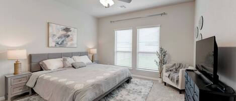 4 bedrooms, desk, iron/ironing board, free WiFi