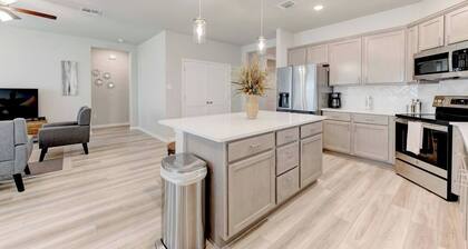Spacious 4 Bedroom Home In Troy