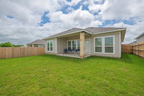 Spacious 4 Bedroom Home In Troy
