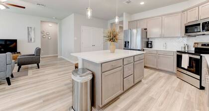 Spacious 4 Bedroom Home In Troy