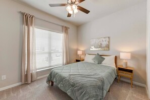 4 bedrooms, iron/ironing board