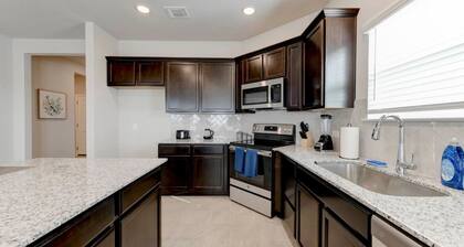4 Bedroom 3 Bath Home in Temple