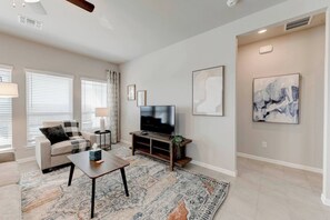 Living Room - 4 Bedroom 3 Bath Home in Temple (Temple)