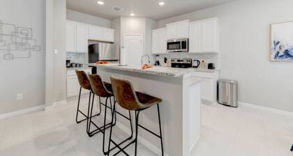 Troy 4BR Hub for Business Pros