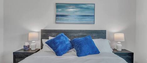 4 bedrooms, desk, iron/ironing board, bed sheets