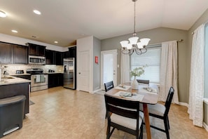 Dining - Cedar Park Executive Stay (Cedar Park)