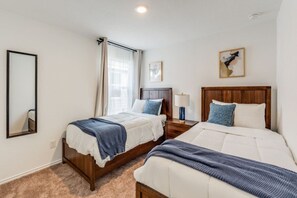 4 chambres, fer et planche Ă repasser
