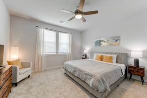4 bedrooms, iron/ironing board, WiFi