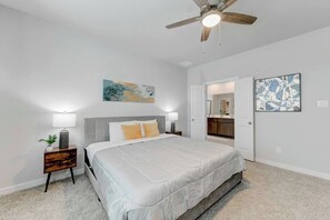 4 bedrooms, desk, iron/ironing board, free WiFi