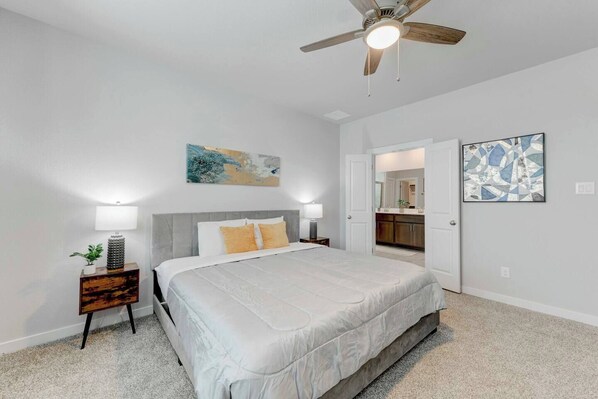 4 bedrooms, desk, iron/ironing board, WiFi (free)