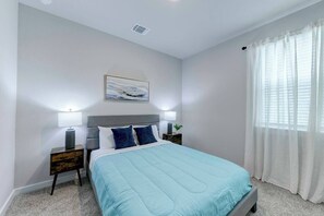 4 bedrooms, desk, iron/ironing board, free WiFi