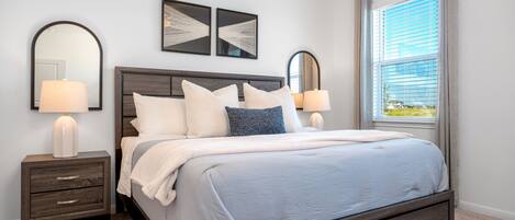 3 habitaciones y tabla de planchar con plancha