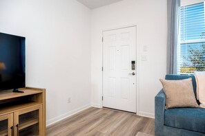 TV - Hutto Executive Suite (Hutto)