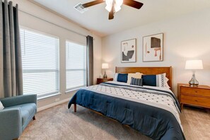 4 bedrooms, iron/ironing board, WiFi