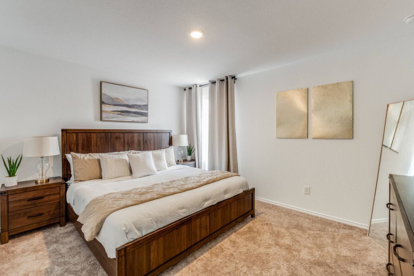 3 bedrooms, desk, iron/ironing board, free WiFi
