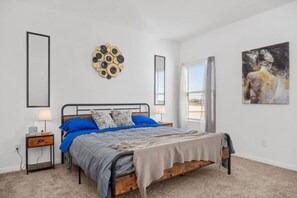 4 bedrooms, iron/ironing board, WiFi