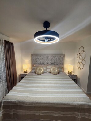 1 bedroom, iron/ironing board, WiFi, bed sheets - New Listing in Clearwater
King Bed Cozy Condo (Clearwater)