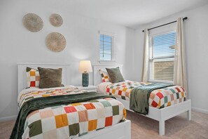 4 habitaciones, escritorio, tabla de planchar con plancha y wifi gratis 