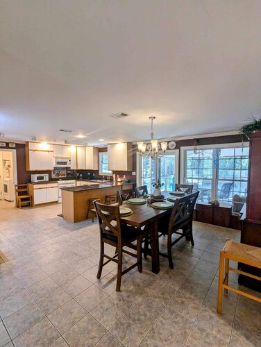 NEW LIST Cozy 3BR Family Home, Quiet Wooded Retreat, 20 Miles to Beach & Casino