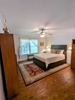 3 chambres, coffres-forts dans les chambres, bureau, Wi-Fi