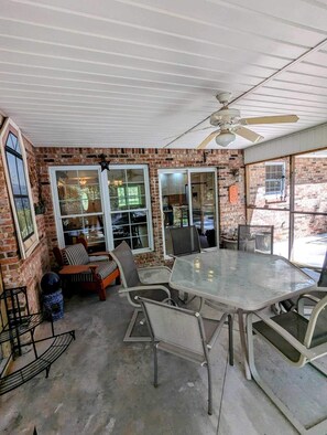 Outdoor dining
