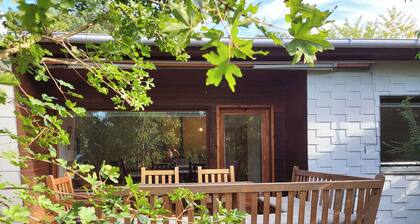 Lovingly renovated 60s bungalow in the Vienna Woods near Vienna
