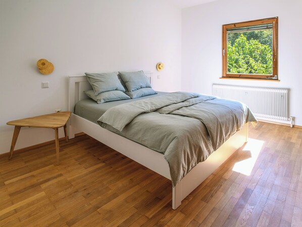 2 makuuhuonetta, silitysrauta/-lauta, Wi-Fi, vuodevaatteet