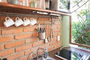 Fridge, microwave, stovetop, blender