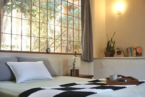 1 bedroom, desk, travel cot, WiFi