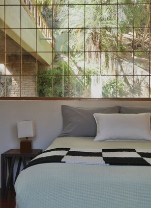 1 bedroom, desk, travel cot, WiFi