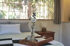 1 bedroom, desk, travel cot, WiFi